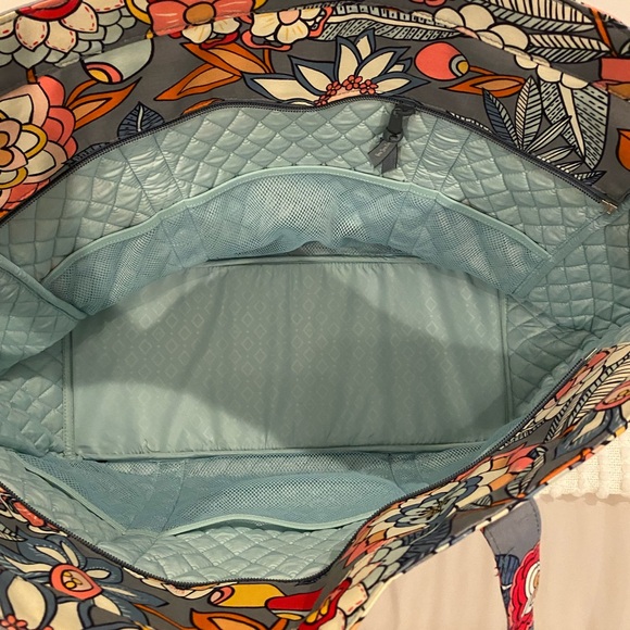 Vera Bradley Tropical Evening large duffle - Picture 3 of 3